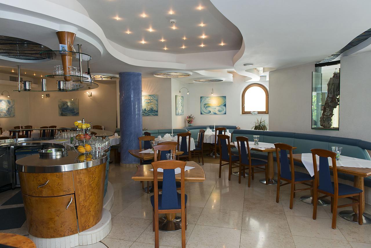 Pansion Maestral Hotel โนวีวีโนดอลสกี ภายนอก รูปภาพ