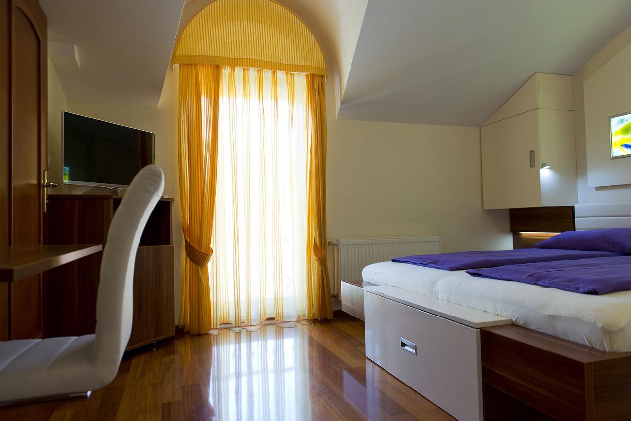 Pansion Maestral Hotel โนวีวีโนดอลสกี ภายนอก รูปภาพ